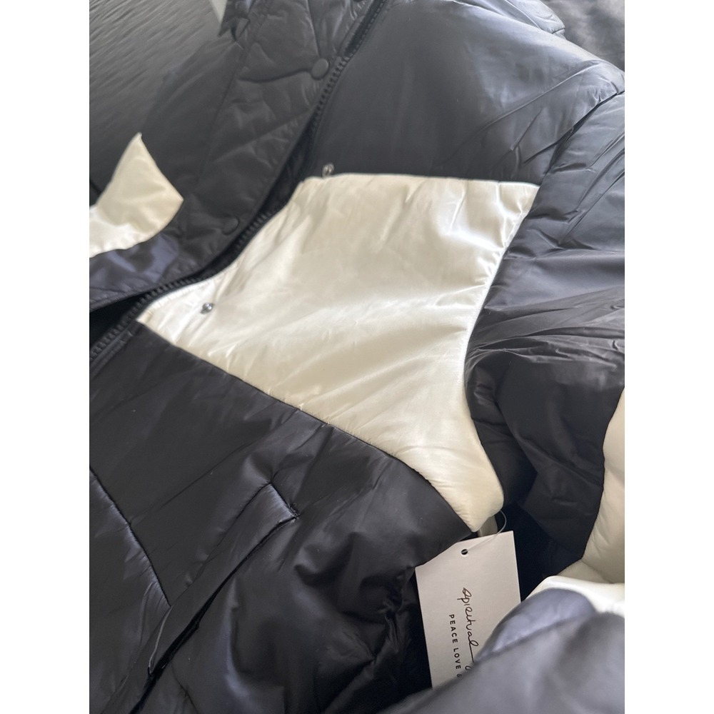 Spiritual Gangster Aero Puffer Jacket Hooded Colorblock Black White L MSRP $248 - Picture 4 of 7